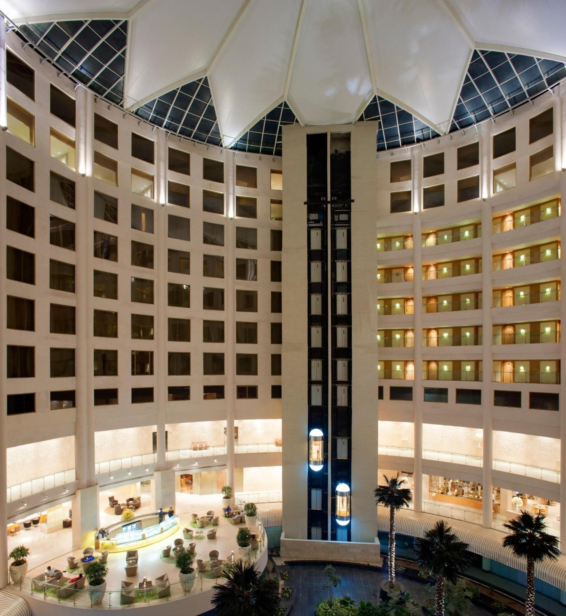 Radisson Blu Hotel New Delhi Dwarka Exterior photo